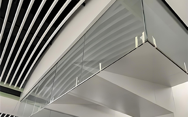 华池玻璃挡烟垂壁