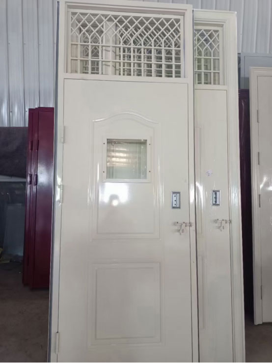 华池学校教室门 华池学校教室门