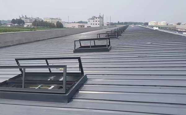 某中学室内体育馆华池排烟窗改造项目