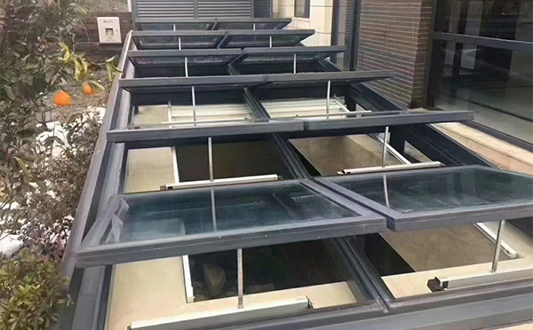 某轨道交通车辆维修车间华池排烟窗应用