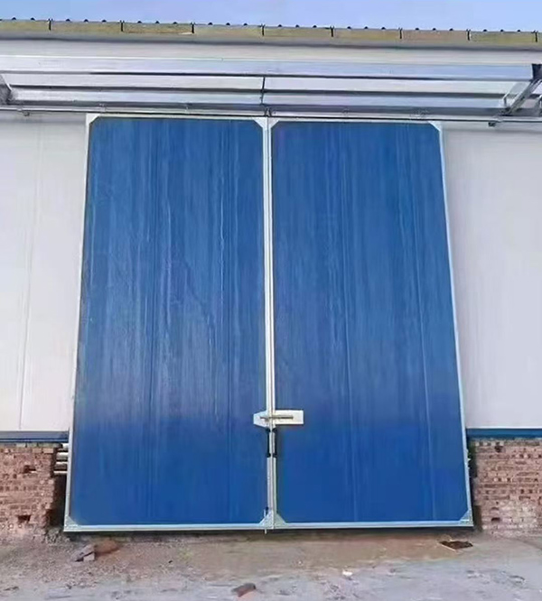 华池工业门在大型仓储物流通道中的应用实例