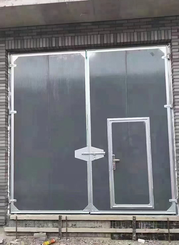 华池工业平开门在大型设备制造车间的应用实例