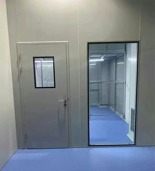 学校教学楼完成华池防火门标准化安装